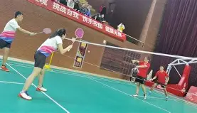 关于羽毛球常规赛上演强强对话，姑苏犀牛队强势横扫吴越飞鹰队，多点开花奏效；回归即成焦点的信息-爱游戏官方